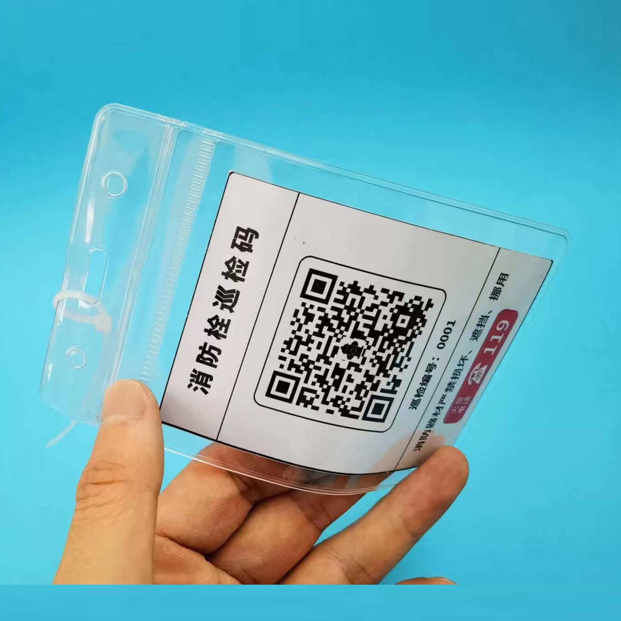 厚度0.6mm，数码打印，可贴在弧形表面，可使用3年以上